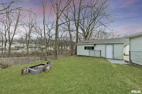 109 Kickapoo Ct, Marquette Heights, IL 61554 photo 5