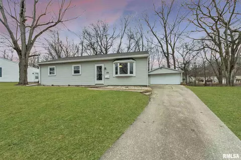 109 Kickapoo Ct, Marquette Heights, IL 61554 photo 2