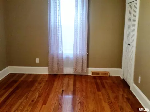 607 Baxter Ct, Canton, IL 61520 photo 8