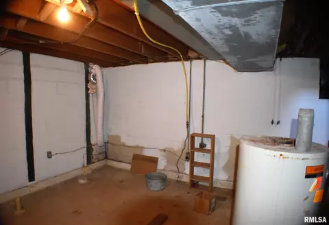 1053 E Myrtle St, Canton, IL 61520 photo 18