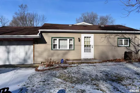1053 E Myrtle St, Canton, IL 61520 photo 1
