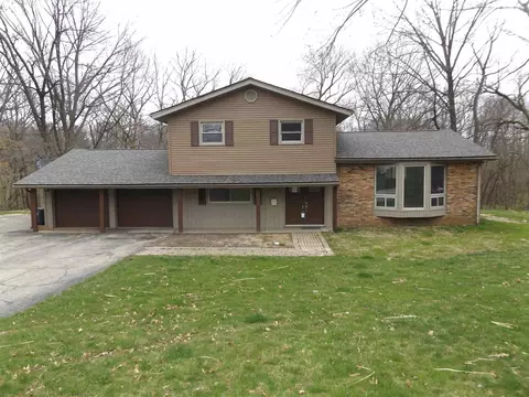 5 Gale Ct, Pekin, IL 61554 photo 1