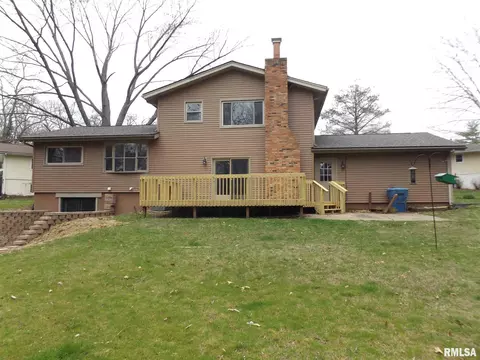 5 Gale Ct, Pekin, IL 61554 photo 2