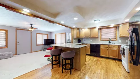 3129 W Chartwell Rd, Peoria, IL 61614 photo 8