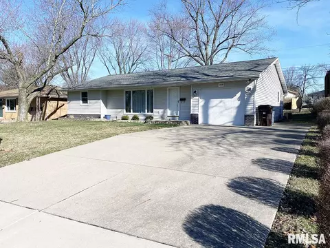 3129 W Chartwell Rd, Peoria, IL 61614 photo 1