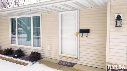 3129 W Chartwell Rd, Peoria, IL 61614 photo 3