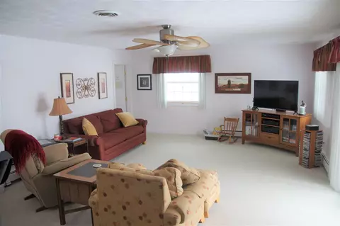 807 E 1st St, Delavan, IL 61734 photo 23