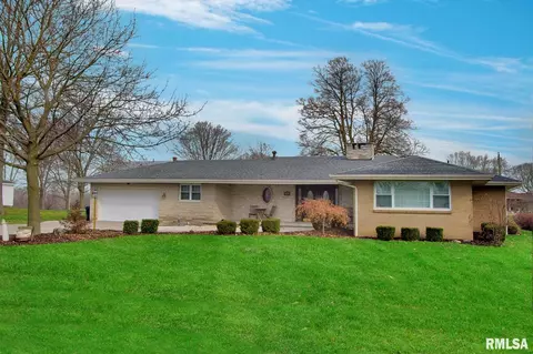 807 E 1st St, Delavan, IL 61734 photo 40