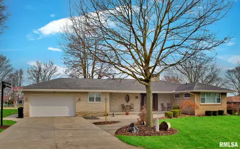 807 E 1st St, Delavan, IL 61734 photo 36