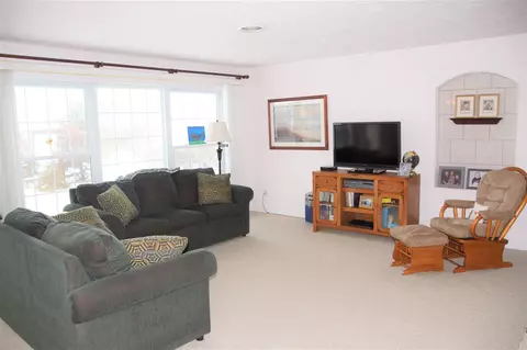 807 E 1st St, Delavan, IL 61734 photo 5