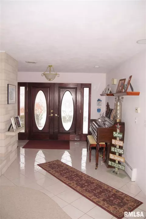 807 E 1st St, Delavan, IL 61734 photo 35