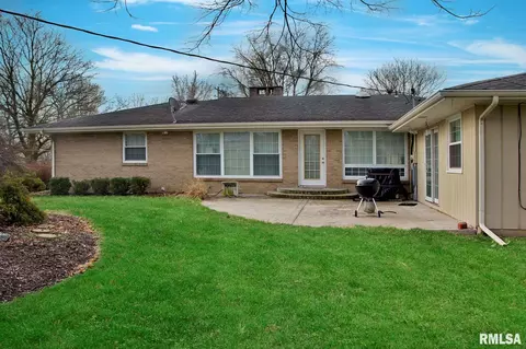 807 E 1st St, Delavan, IL 61734 photo 38