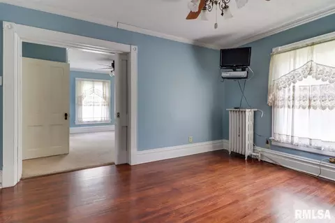 408 W 3rd St, Delavan, IL 61734 photo 18