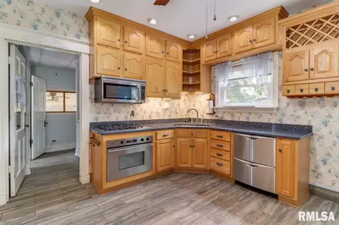 408 W 3rd St, Delavan, IL 61734 photo 13