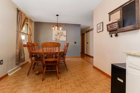 606 W 5th St, Delavan, IL 61734 photo 7