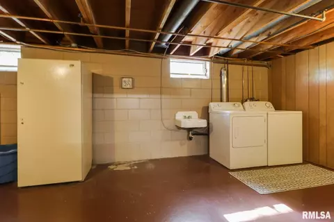 606 W 5th St, Delavan, IL 61734 photo 21