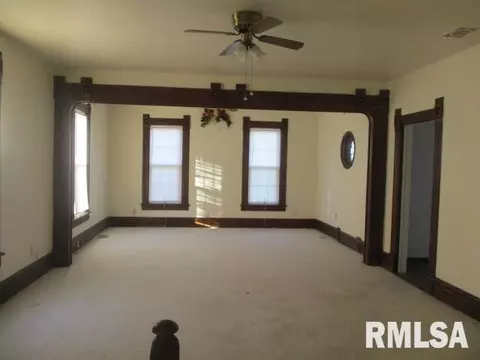 925 E Jefferson St, Macomb, IL 61455 photo 5