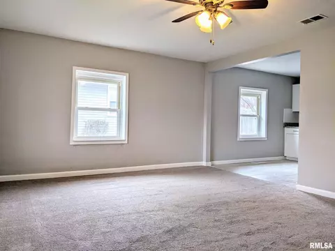 1417 Loretta St, Pekin, IL 61554 photo 4