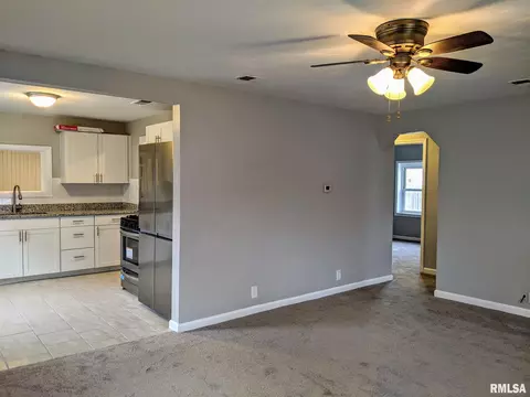 1417 Loretta St, Pekin, IL 61554 photo 7
