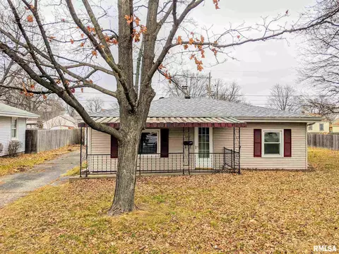1417 Loretta St, Pekin, IL 61554 photo 1