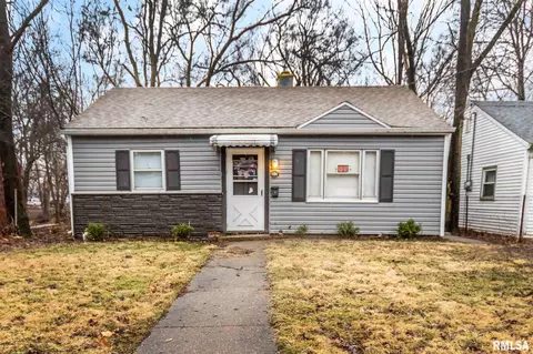 1014 E Behrends Ave, Peoria, IL 61603 photo 1