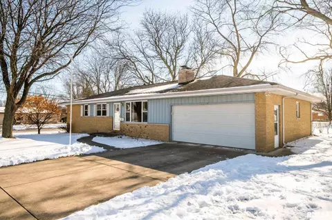 756 E Monroe St, Morton, IL 61550 photo 3