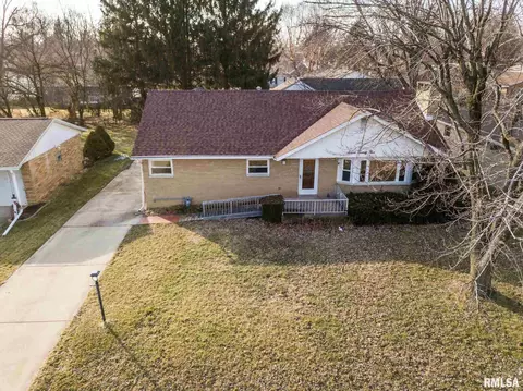 725 S Kickapoo Ln, Peoria, IL 61604 photo 2