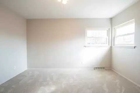 725 S Kickapoo Ln, Peoria, IL 61604 photo 37