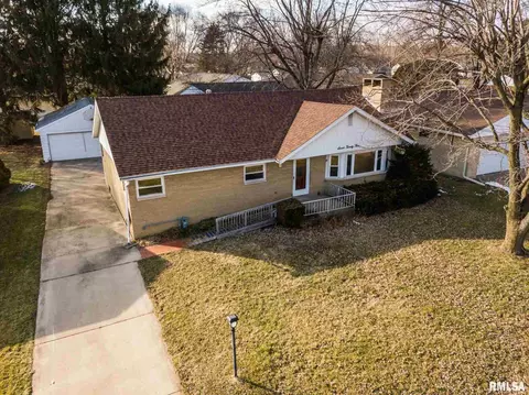 725 S Kickapoo Ln, Peoria, IL 61604 photo 5
