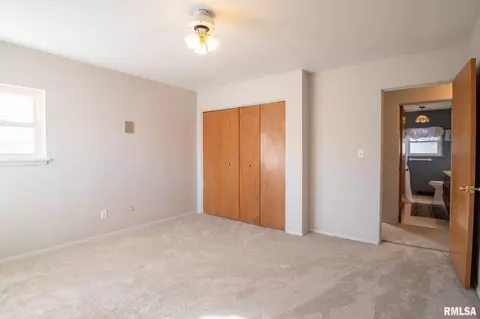 725 S Kickapoo Ln, Peoria, IL 61604 photo 31