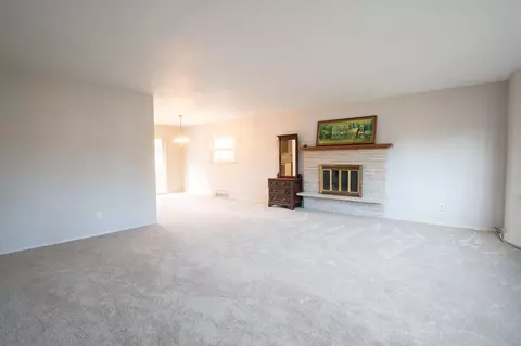 725 S Kickapoo Ln, Peoria, IL 61604 photo 10