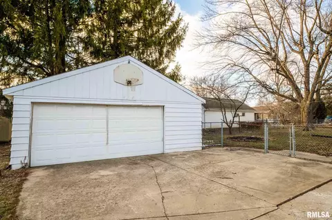 725 S Kickapoo Ln, Peoria, IL 61604 photo 44