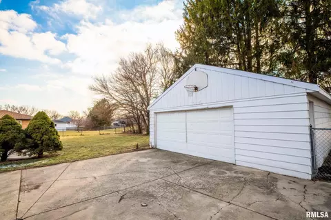 725 S Kickapoo Ln, Peoria, IL 61604 photo 45