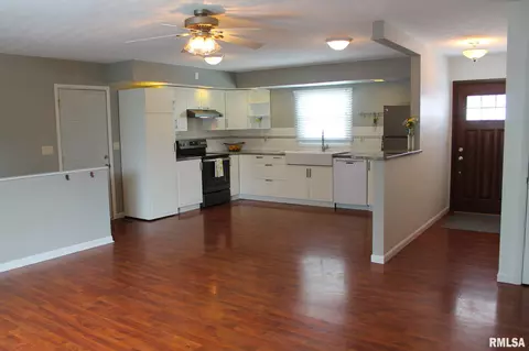 805 Curtis Ct, Eureka, IL 61530 photo 37
