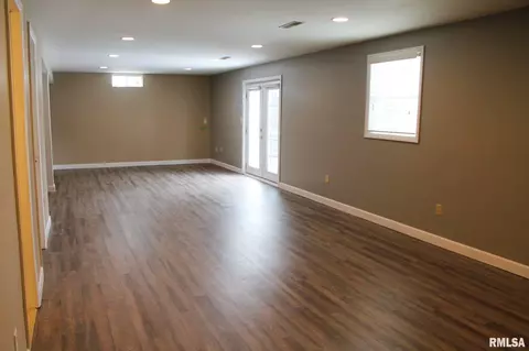 805 Curtis Ct, Eureka, IL 61530 photo 30