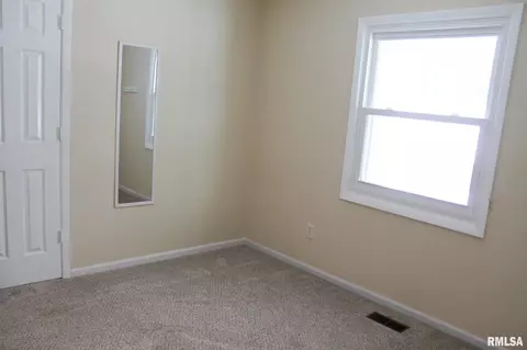 805 Curtis Ct, Eureka, IL 61530 photo 24