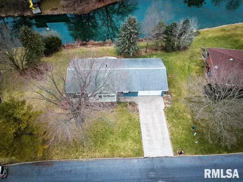 805 Curtis Ct, Eureka, IL 61530 photo 5