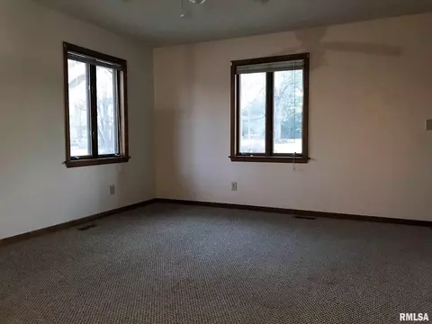 301 E Pearson St, Eureka, IL 61530 photo 10