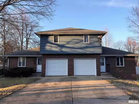 301 E Pearson St, Eureka, IL 61530 photo 1