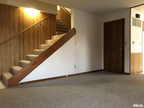 301 E Pearson St, Eureka, IL 61530 photo 8