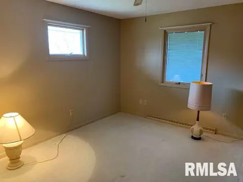 500 W Burton Ave, Eureka, IL 61530 photo 17