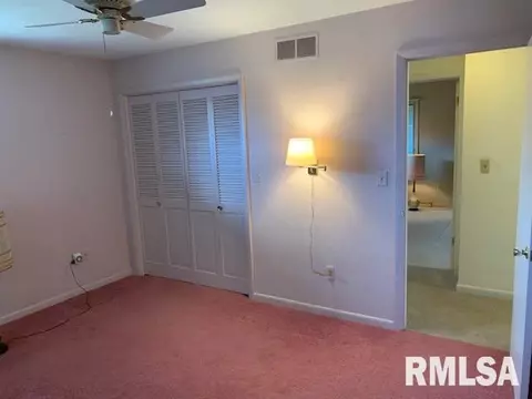 500 W Burton Ave, Eureka, IL 61530 photo 8