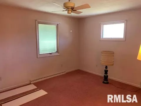500 W Burton Ave, Eureka, IL 61530 photo 7