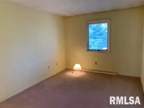 500 W Burton Ave, Eureka, IL 61530 photo 10