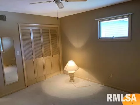 500 W Burton Ave, Eureka, IL 61530 photo 9