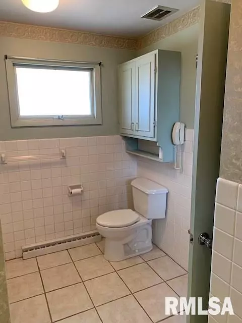 500 W Burton Ave, Eureka, IL 61530 photo 13