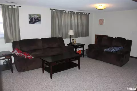 1509 Joyce Ln, Macomb, IL 61455 photo 15
