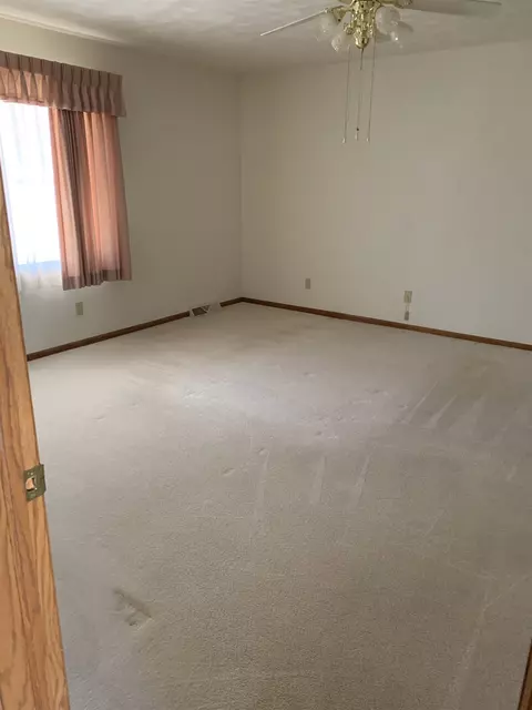1115 E Sycamore St, Canton, IL 61520 photo 15