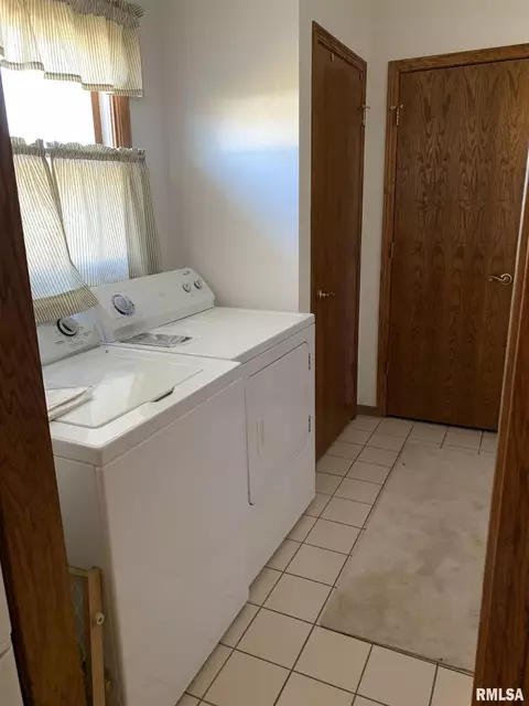 1115 E Sycamore St, Canton, IL 61520 photo 18