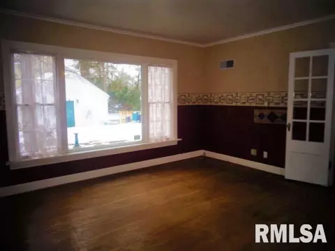 218 Embert Pl, Peoria, IL 61603 photo 7